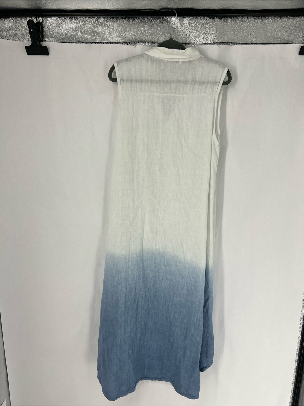 Tempo Paris 100% linen White to Blue Ombre Sleeveless Button-Front Dress - Picture 7 of 8